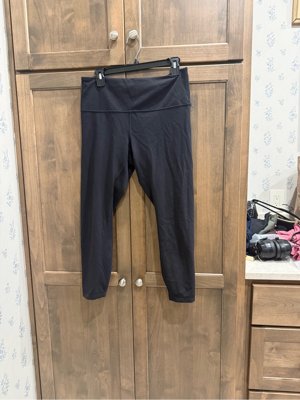 Lululemon Black Ribbed Wonder Under Active Leggings